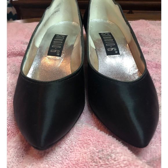 studio 9 Shoes - Black scalloped edge 2” pump women heel shoes clothes